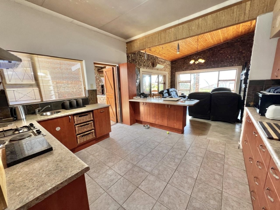 4 Bedroom Property for Sale in Wavecrest Eastern Cape